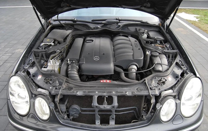 Mercedes-Benz Klasa E cena 7900 przebieg: 320986, rok produkcji 2004 z Zamość małe 29